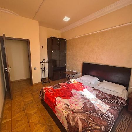 Centre Hotel-Hostel Ереван Экстерьер фото