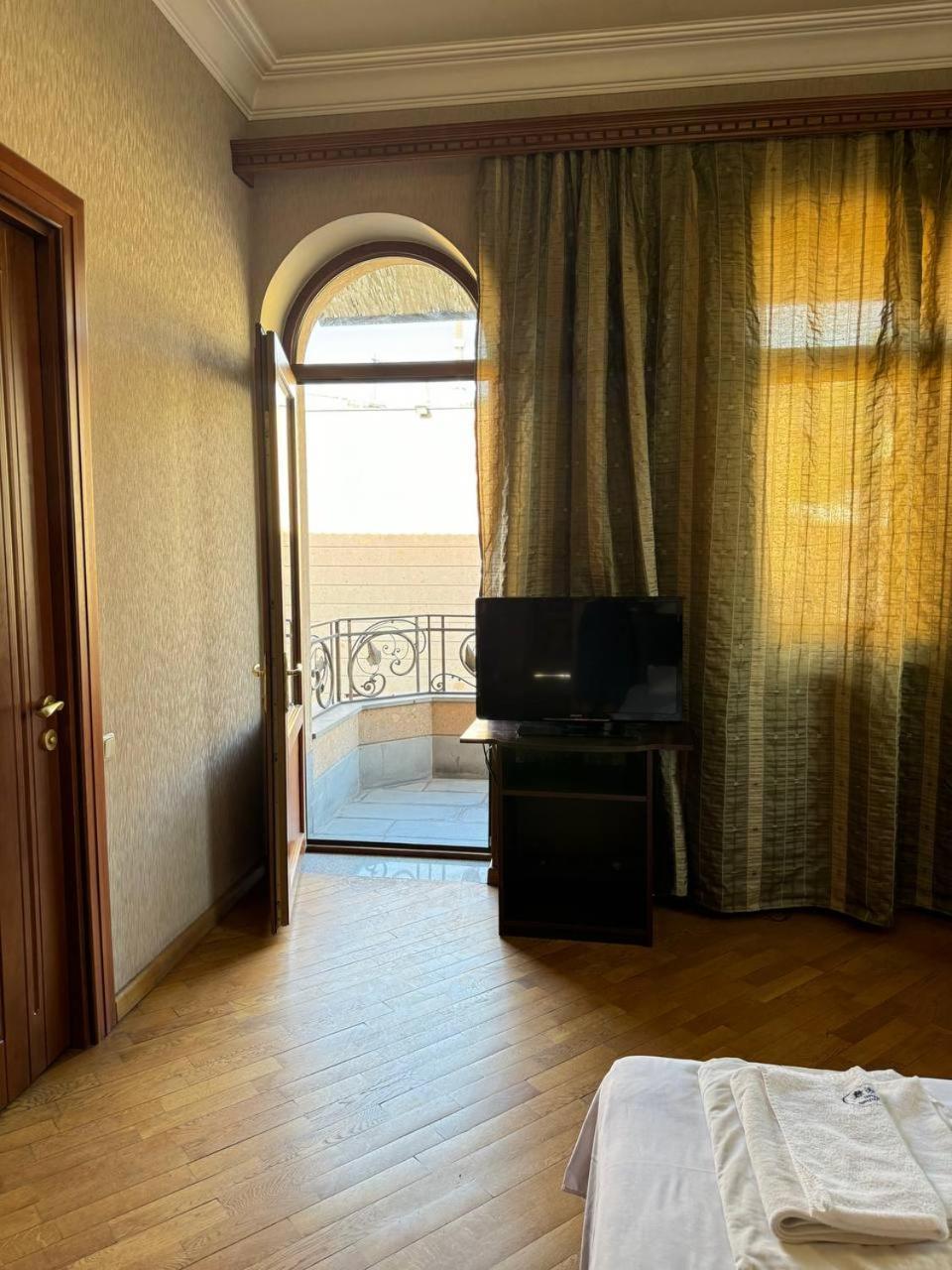 Centre Hotel-Hostel Ереван Экстерьер фото
