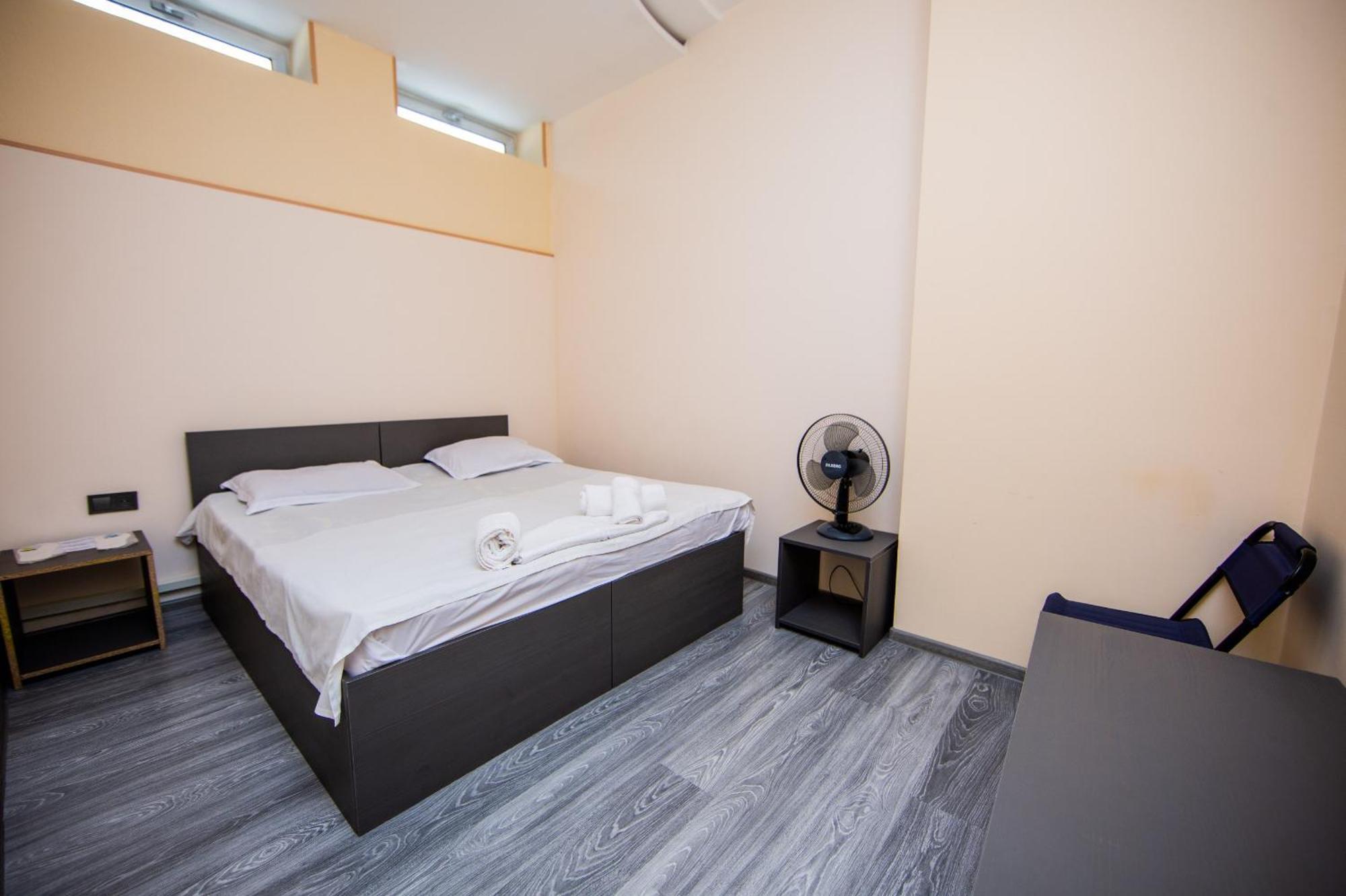 Centre Hotel-Hostel Ереван Экстерьер фото