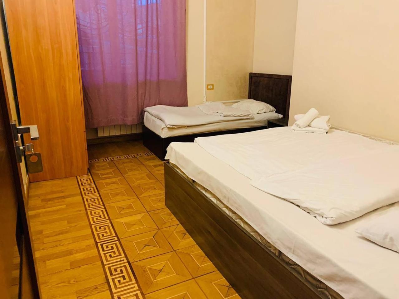 Centre Hotel-Hostel Ереван Экстерьер фото