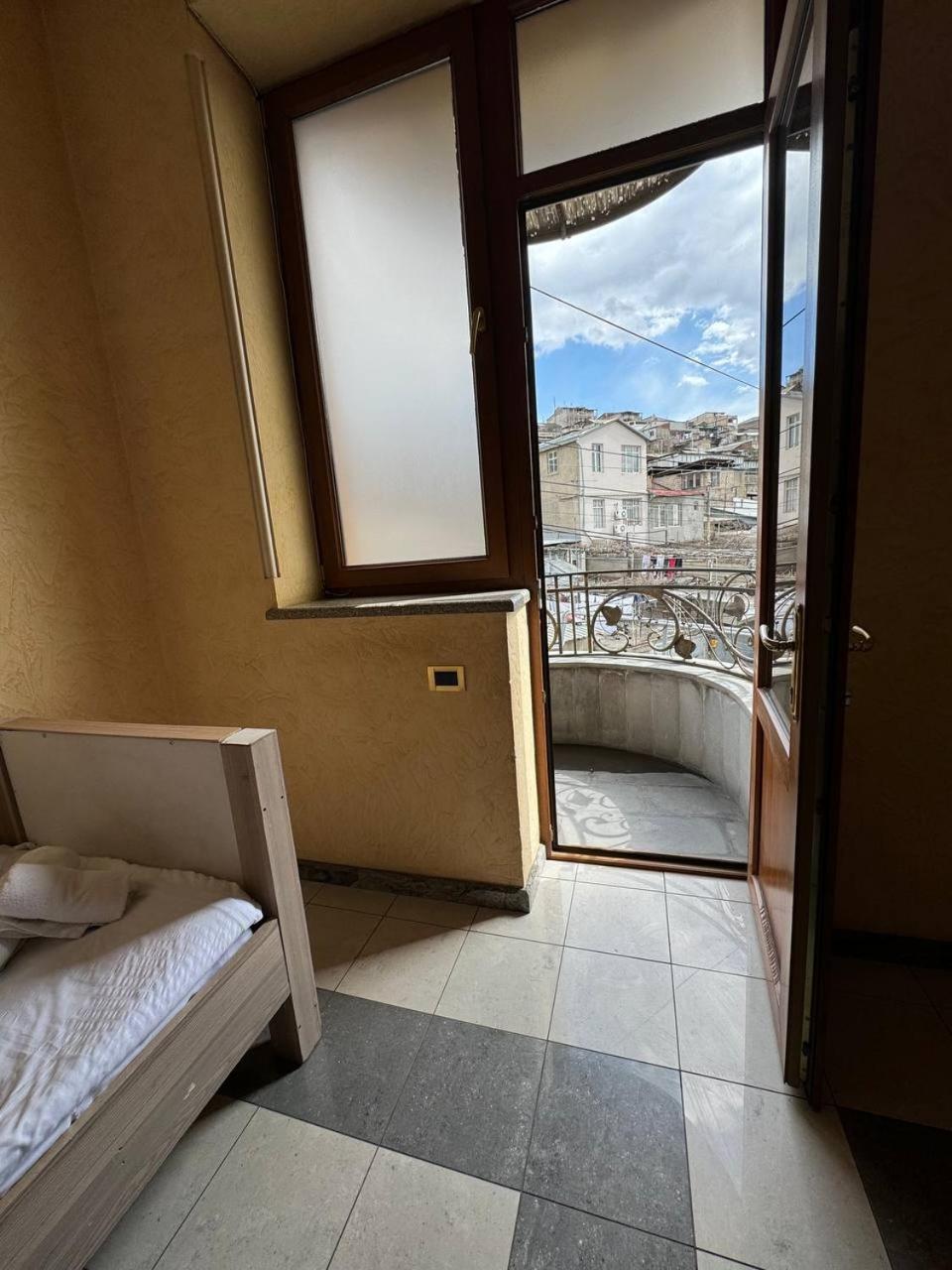 Centre Hotel-Hostel Ереван Экстерьер фото