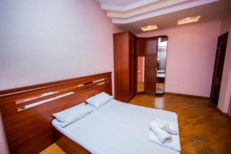 Centre Hotel-Hostel Ереван Экстерьер фото