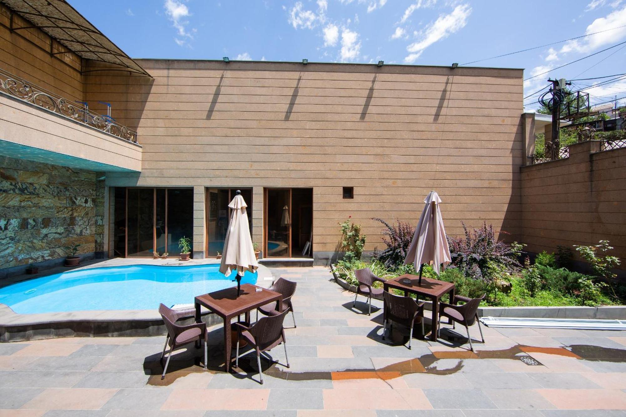 Centre Hotel-Hostel Ереван Экстерьер фото