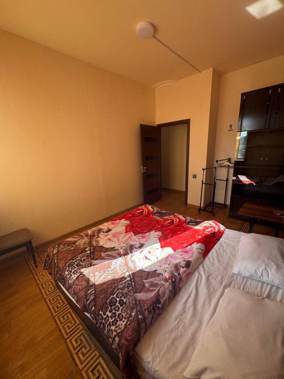 Centre Hotel-Hostel Ереван Экстерьер фото