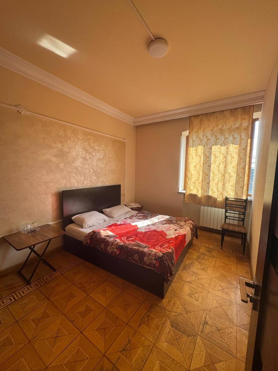 Centre Hotel-Hostel Ереван Экстерьер фото
